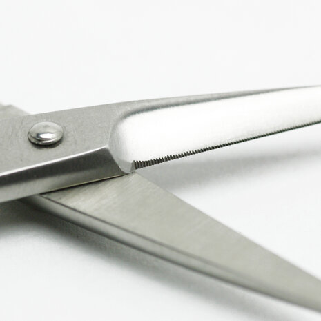 TMC Razor Scissor with Serrated Blade